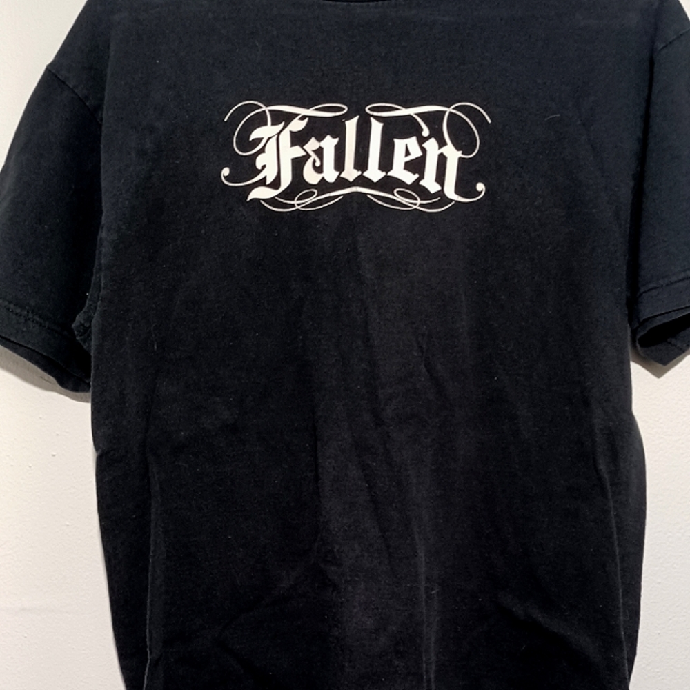 Y2K Fallen Men's Medium Caligraphy "Rise with the Fallen" Skate Shirt in Black